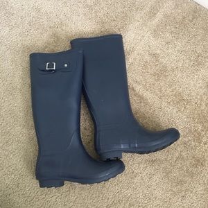 Navy rain boots